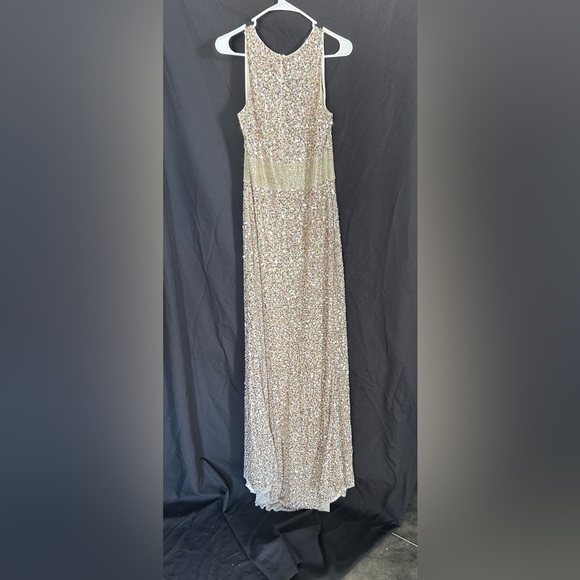 Mac Duggal 4930 NWOT SEQUINED SLEEVELESS V NECK COLUMN GOWN - Picture 5 of 8